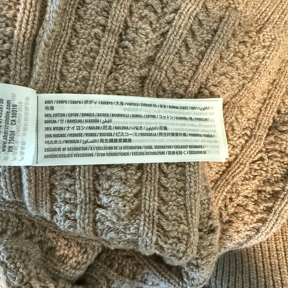 Abercrombie & Fitch Women's Tan Cable Knit Sweater Vest - Picture 4 of 4